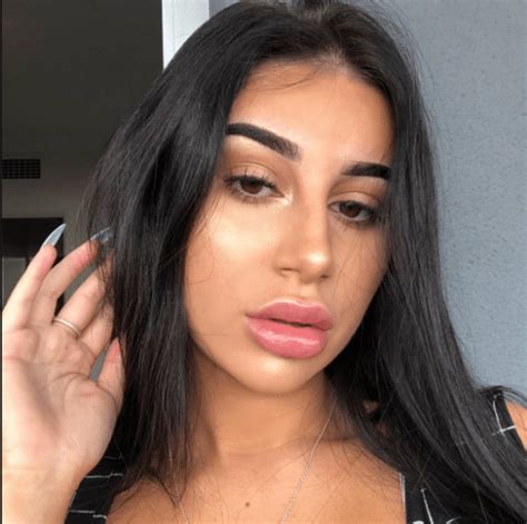 Mikaela Testa Bio, Wiki, Age, Boyfriend, Surgery, and Net Worth